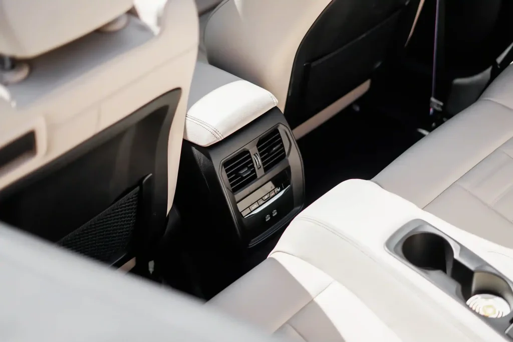 High-End Airport Taxi Bali Seminyak Luxury Sedan Booking